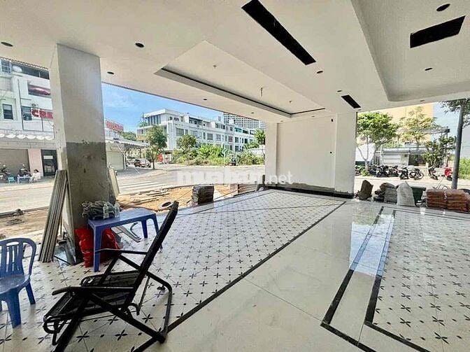 Cho thuê mặt bằng 2 mặt tiền khu vực Hải Châu ngay Lotte