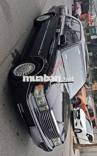 Crown Royal Saloon 1995
