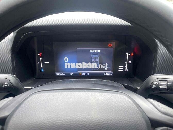 Ford Everest 2024 Ambiente 2.0L 4x2 AT - 12000 km