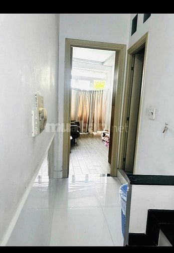 Cho thuê mặt bằng mặt tiền Nguyễn Văn Cừ, P.2, Q.5 giá 18tr