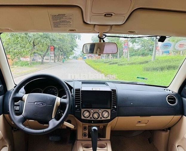 Ford Everest 2012 2.5L 4x2 AT - 111000 km