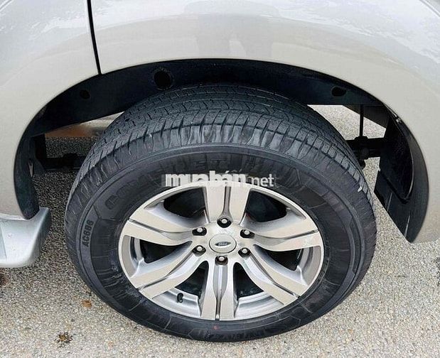 Ford Everest 2012 2.5L 4x2 AT - 111000 km