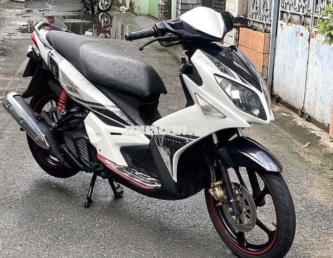 yamaha nouvo 4 Lx trắng đen 2011 máy zin ít SD đep