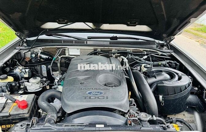 Ford Everest 2012 2.5L 4x2 AT - 111000 km