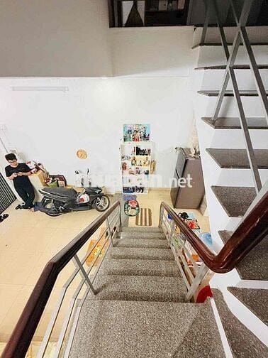 kẹt tiền bán gấp căn Shop mặt tiền kinh doanh đường 12m. Diên tích 84m