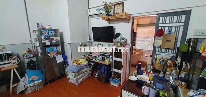 Bán căn chung cư nhỏ ngay trung tâm Q1. Sổ sẵn công chứng ngay
