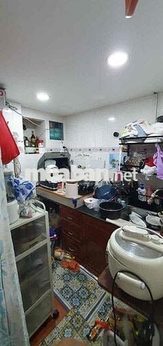 Bán căn chung cư nhỏ ngay trung tâm Q1. Sổ sẵn công chứng ngay