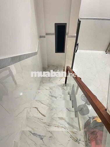 Nhà Âu Dương Lân lửng lầu sân thượng
