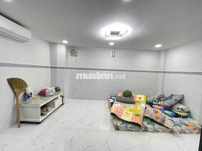 Nhà Âu Dương Lân lửng lầu sân thượng