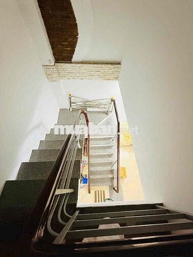 kẹt tiền bán gấp căn Shop mặt tiền kinh doanh đường 12m. Diên tích 84m