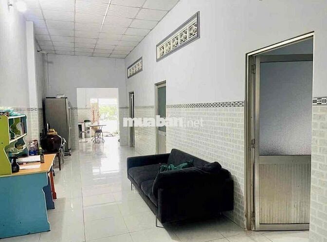 CÒN 1 CĂN Thanh Lý, DT: 138m2. (ngang 6m, dài 23m) Cấp 4 (3pn,2wc).