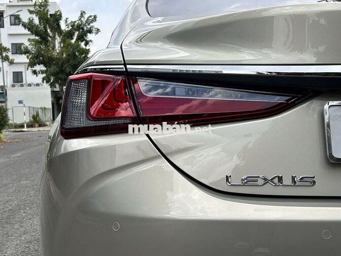 Lexus ES250 2022 - 28000km - 01 chủ giữ gìn, đi kỹ