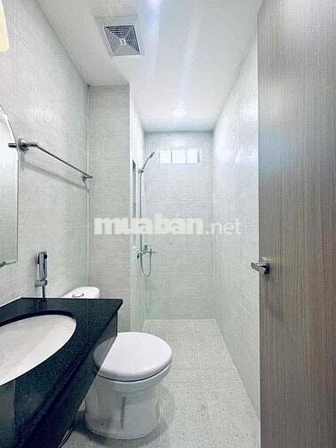 BÌNH THẠNH- BAN CÔNG SIÊU ĐẸP THANG MÁY- GẦN CHỢ BÀ CHIỂU, HUTECH, HIU