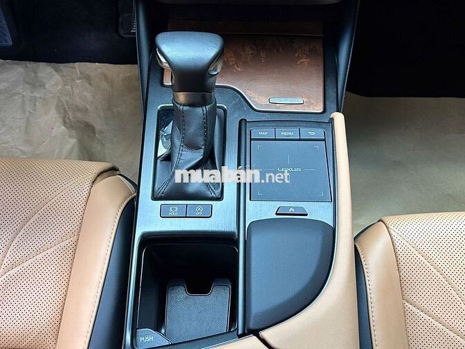 Lexus ES250 2022 - 28000km - 01 chủ giữ gìn, đi kỹ