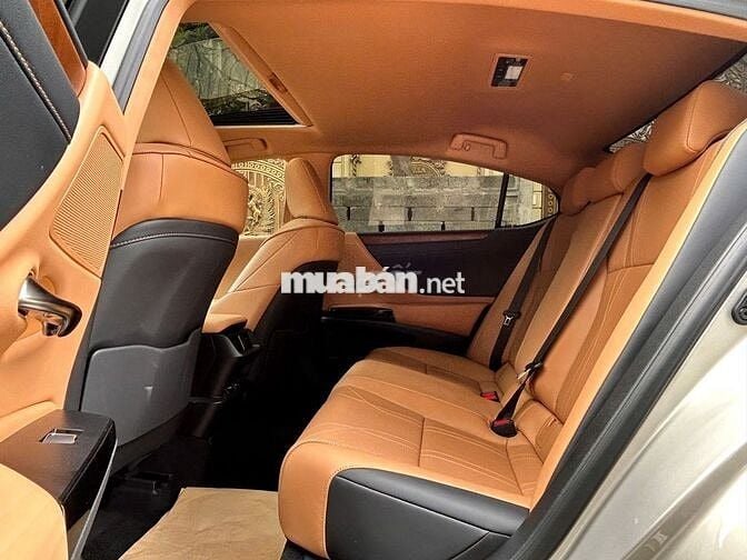Lexus ES250 2022 - 28000km - 01 chủ giữ gìn, đi kỹ