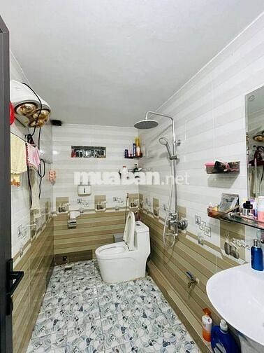 Chú Thư gửi rao căn nhà 43m 5t ở Mỗ Lao,HĐ, ngõ thoáng, giá bán 7,1 tỷ