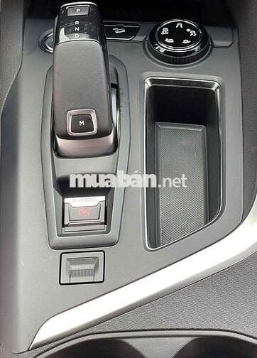 Peugeot 3008 GT-Line 1.6 AT sản xuất 2024
