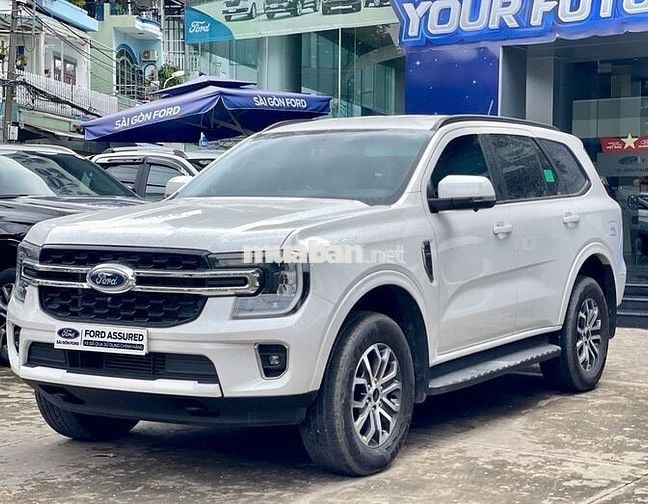 FORD EVEREST AMBIENT 1 CẦU 2024 - 12000KM