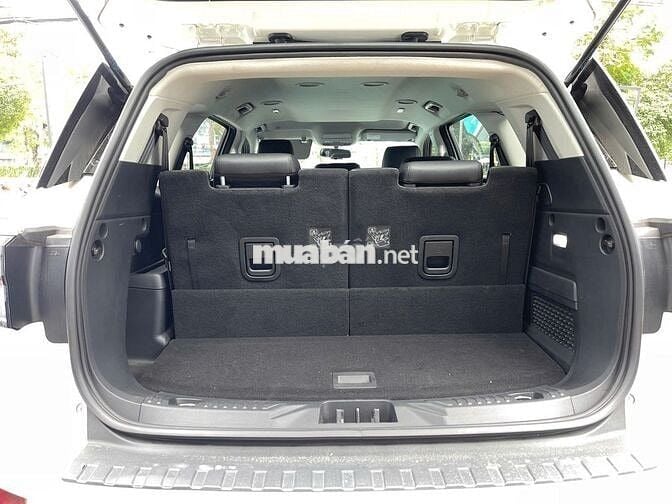 FORD EVEREST AMBIENT 1 CẦU 2024 - 12000KM