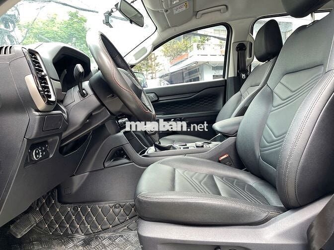FORD EVEREST AMBIENT 1 CẦU 2024 - 12000KM