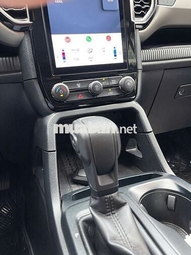 FORD EVEREST AMBIENT 1 CẦU 2024 - 12000KM