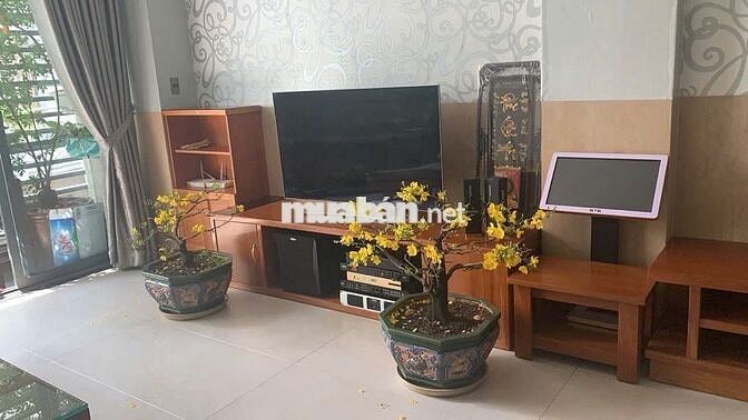 Nhà Trung tâm tân bình đối diện chợ tân bình