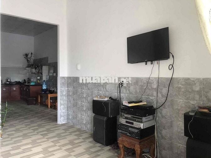 Cho thuê nhà Nguyên Căn, 100m2, nội thất cơ bản, đường Dankia Phường 7