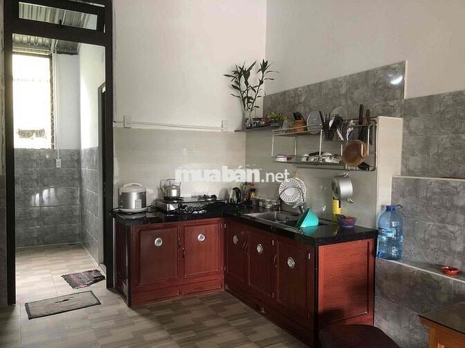 Cho thuê nhà Nguyên Căn, 100m2, nội thất cơ bản, đường Dankia Phường 7