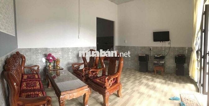 Cho thuê nhà Nguyên Căn, 100m2, nội thất cơ bản, đường Dankia Phường 7