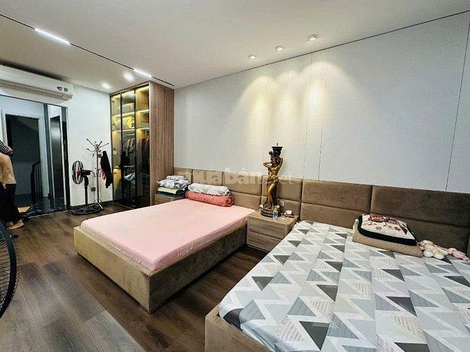 Xuân Thủy 65m2*7T, 3 thoáng, cách phố 50m, thuê 60tr/th, đủ PCCC 14 tỷ