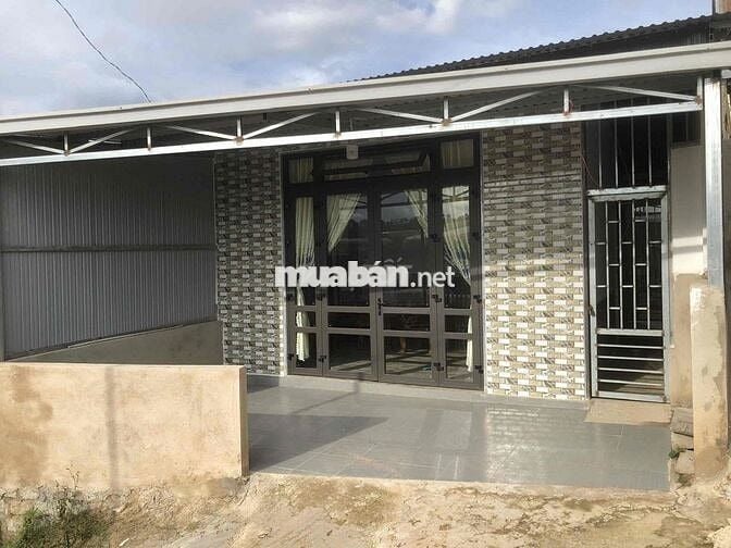 Cho thuê nhà Nguyên Căn, 100m2, nội thất cơ bản, đường Dankia Phường 7