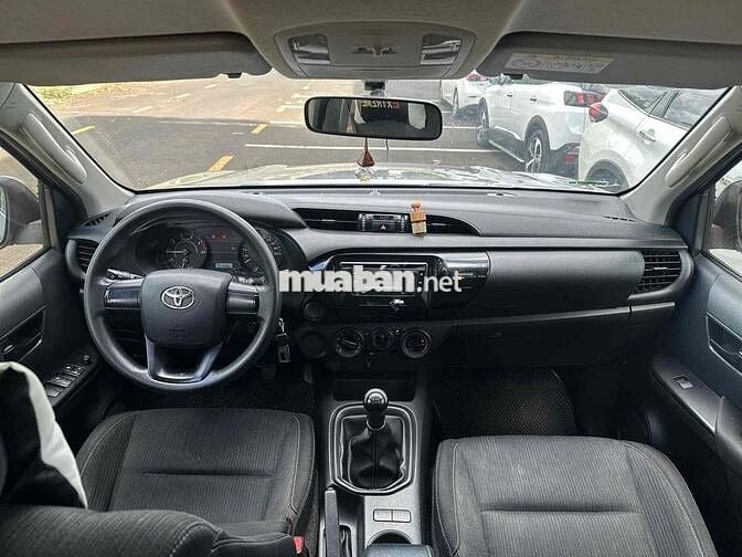 Toyota Hilux 2019 2.4E 4×2 MT nhập Thái Lan