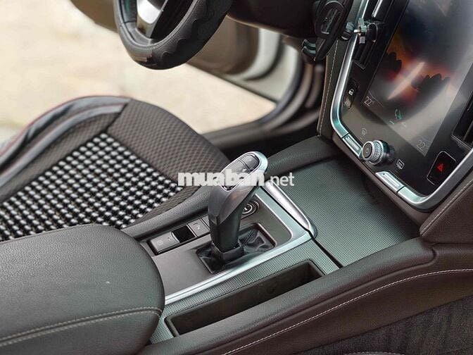 VinFast Lux A2.0 2019 2.0 AT - km màu trắng