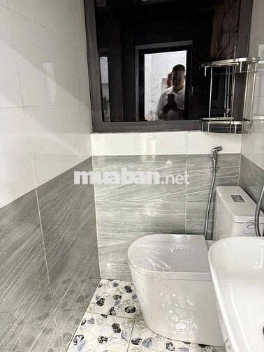 Bán Nhà TT 8/3, 25M - Tầng 3 Giá 1,4 Tỷ. Full nội thất, thoáng sáng
