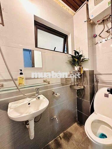 Bán nhà Hồng Mai - Nhà đẹp gần ô tô - 5 tầng. Giá: 1,95 tỷ