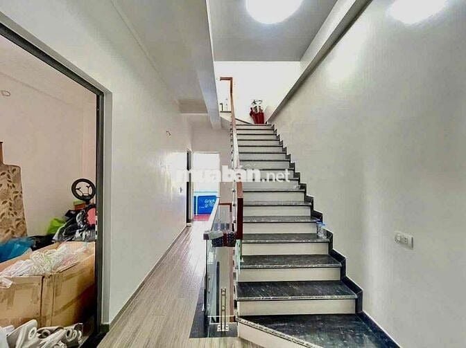 Bán nhà Bạch Mai thông 4 lối, Ô tô cách 5 nhà, View Chợ, ngõ thoáng