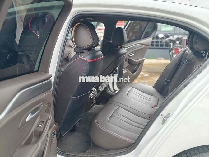 VinFast Lux A2.0 2019 2.0 AT - km màu trắng