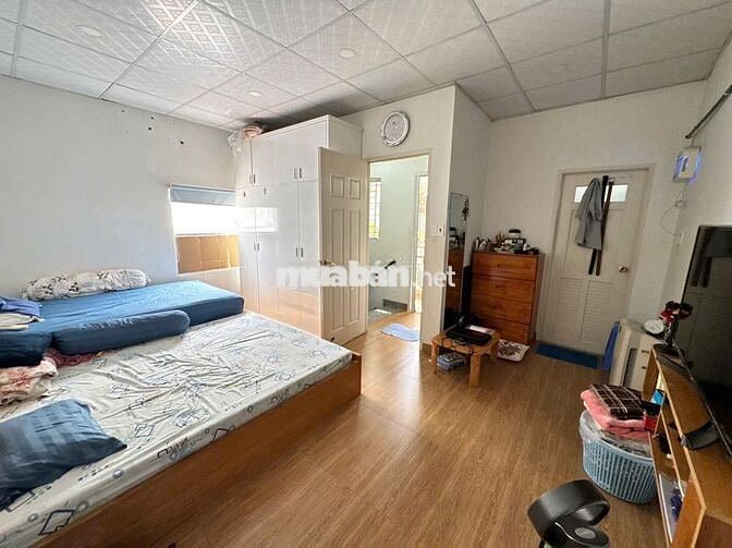 Nhà 4 tầng ngang lớn 5x6m sát mặt tiền Nguyễn Thông P9 Q3