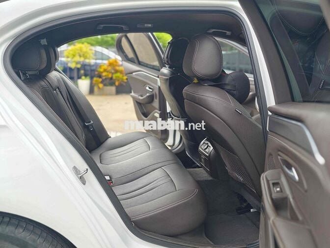 VinFast Lux A2.0 2019 2.0 AT - km màu trắng