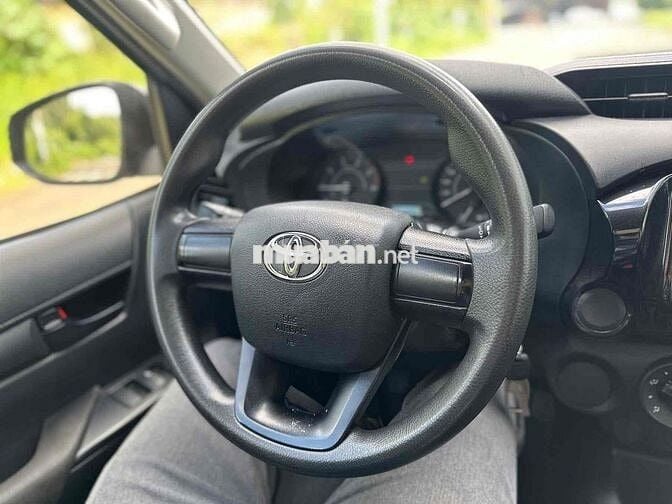 Toyota Hilux 2019 2.4E 4×2 MT nhập Thái Lan