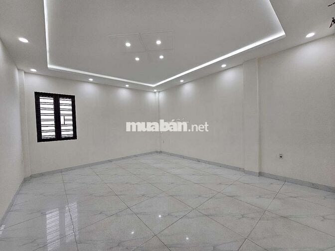Cho thuê nhà 3 tầng mặt tiền Chi Lăng gần Chợ Cồn