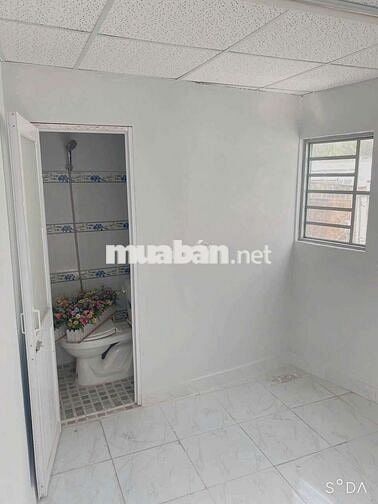 Cho thuê nhà nguyên căn 3 phòng ngủ hẻm xe hơi