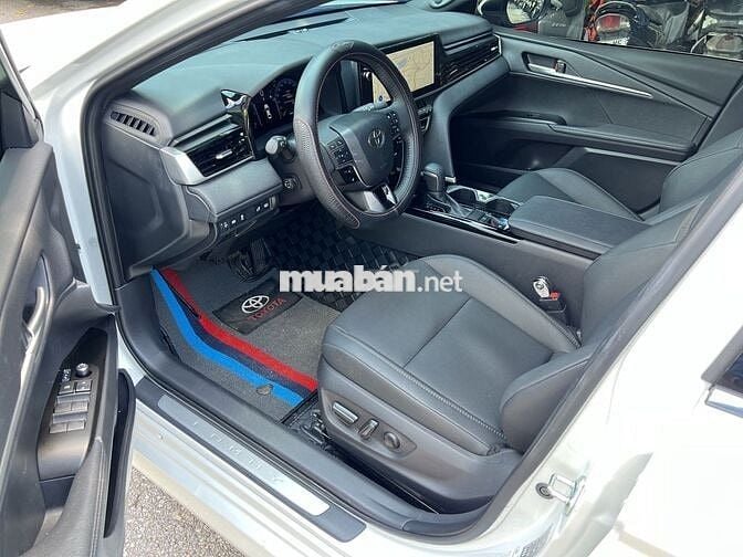 Toyota Camry 2025 2.0Q siêu lướt “1 nghìn 500km”