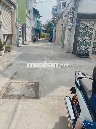Cho thuê nhà nguyên căn 3 phòng ngủ hẻm xe hơi