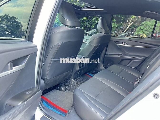 Toyota Camry 2025 2.0Q siêu lướt “1 nghìn 500km”