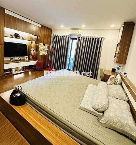 Bán nhà Thạch Bàn- gần ngay Aeon Long Biên, 42m, 6 tầng, nhỉnh 8 tỷ