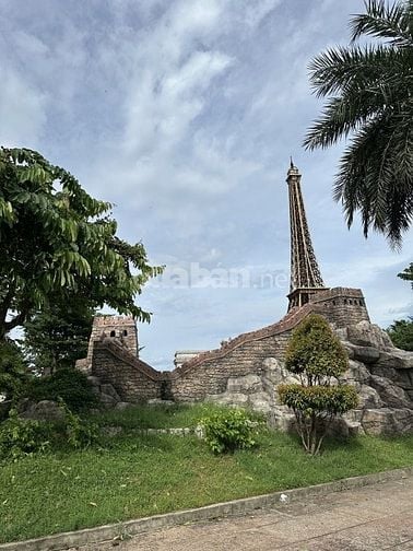 Mặt tiền ngay toà Khách sạn Golden Bay Sát Cầu Thuận Phước.