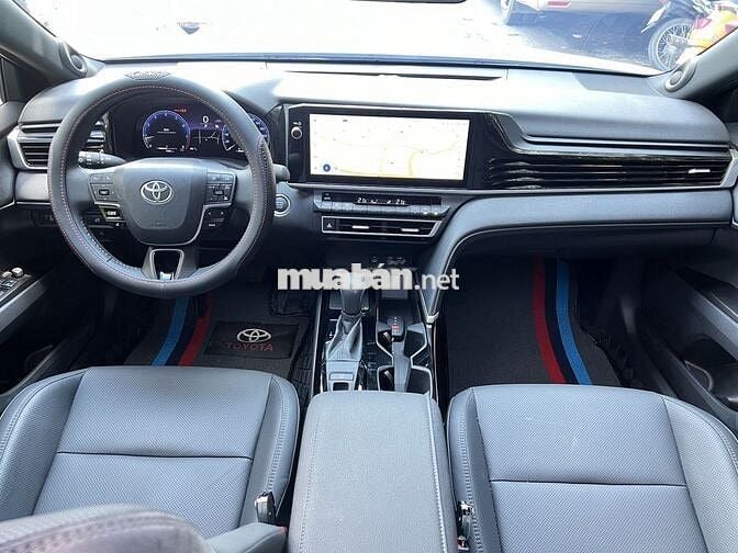 Toyota Camry 2025 2.0Q siêu lướt “1 nghìn 500km”