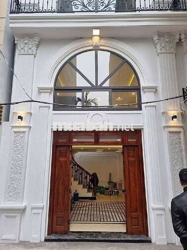 Bán nhà Thạch Bàn- gần ngay Aeon Long Biên, 42m, 6 tầng, nhỉnh 8 tỷ
