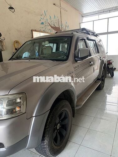 Ford Everest 2008 2.5L 4x2 MT - 224000 km